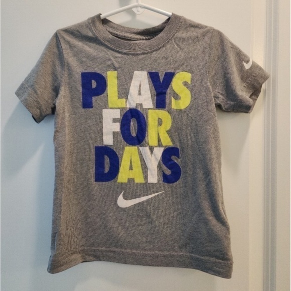 Kid's sz5 Nike Gray Plays For Days T-Shirt Toddler Boy Athleisure Play clothes